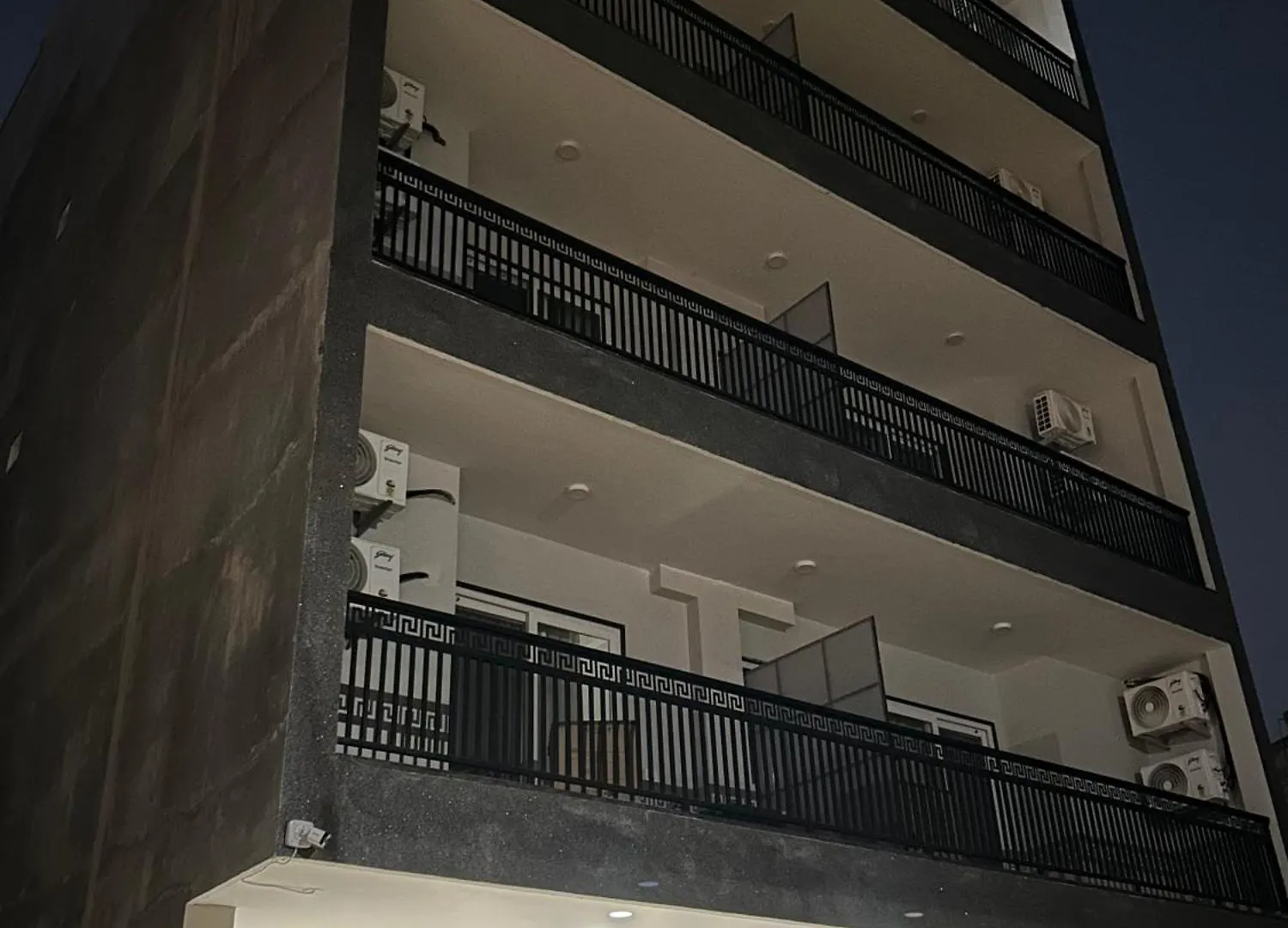 Private 1 Bhk Serviced Apartments Sector 52 Near Millennium City Metro Station Gurgaon
