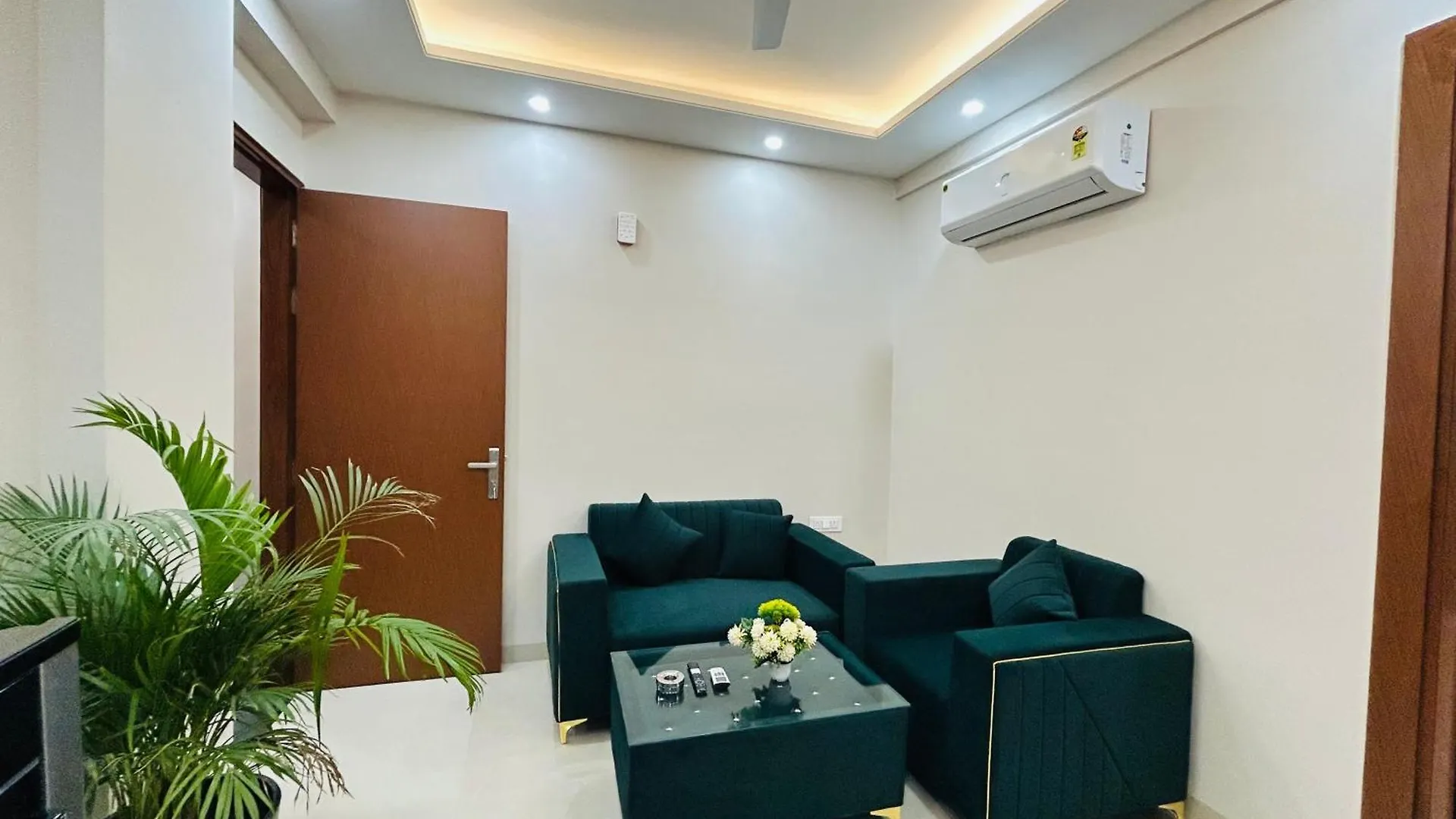 Private 1 Bhk Serviced Apartments Sector 52 Near Millennium City Metro Station Gurgaon Indien